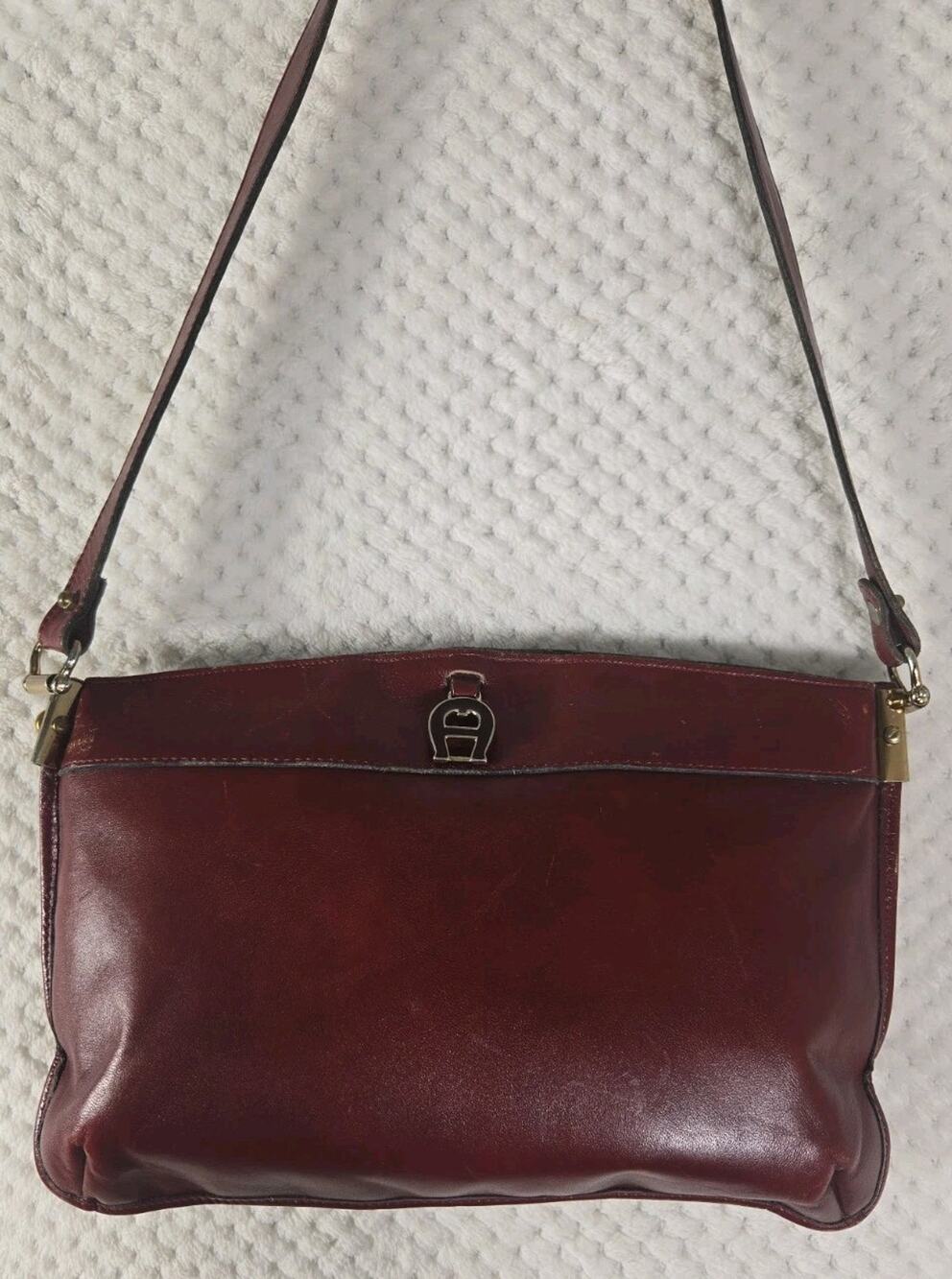 Vintage Etienne Aigner Burgundy Oxblood Leather Shoulder Bag Purse Gold Hardware